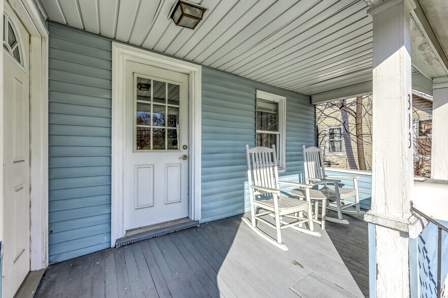 More Photos Of 313 N Main St, Spring Valley Office For Sale