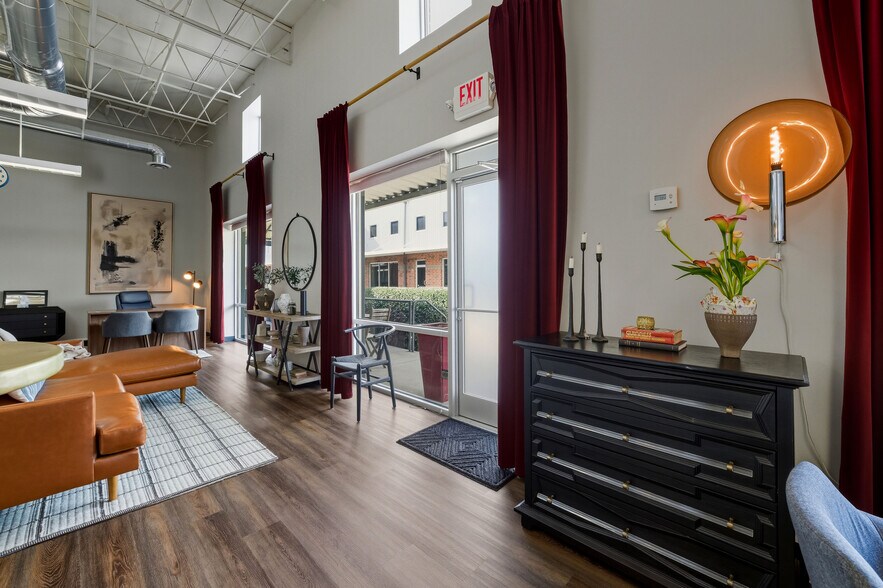 More Photos Of 1320 Ellsworth Industrial Dr, Atlanta Loft Creative Space For Lease