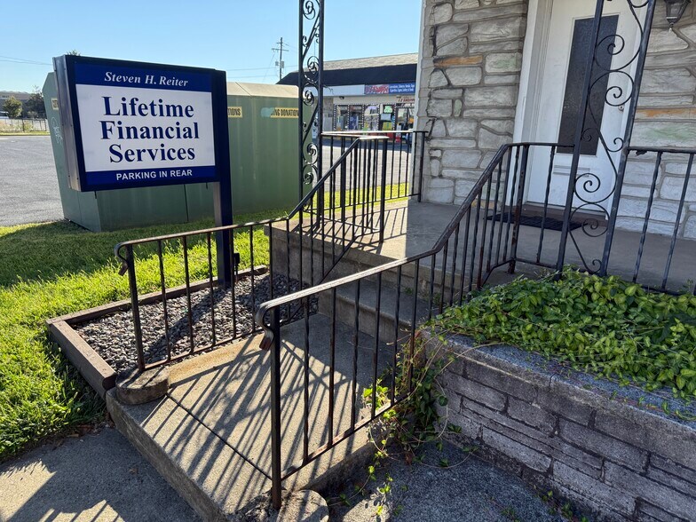 More Photos Of 38 E Lancaster Ave, Shillington Office For Lease