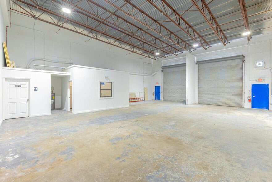 More Photos Of 1593 SE Village Green Dr, Port Saint Lucie Warehouse For Sale