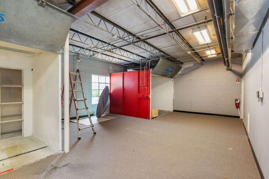 More Photos Of 1320 E Washington St, Louisville Light Manufacturing For Sale