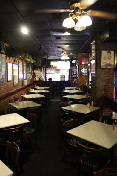 More Photos Of 210 Commercial Way, Jefferson City Flex For Sale