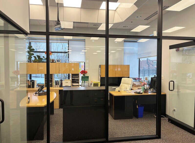 More Photos Of 1125 N Prospect Ave, Itasca Office For Sale