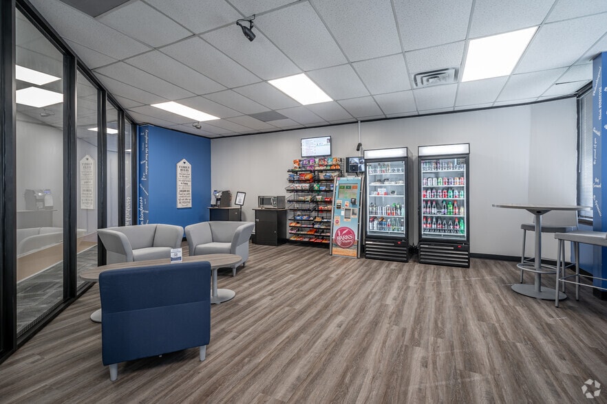 More Photos Of 6220 WESTPARK Dr, Houston Office For Lease