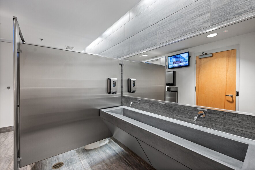 More Photos Of 7806 NC Highway 751, Durham Office For Lease