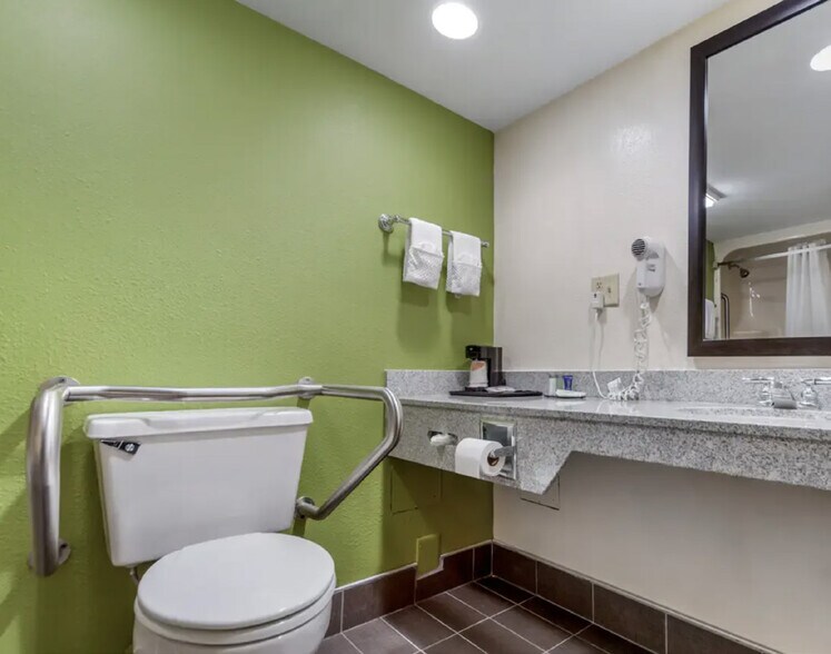 More Photos Of 2525 Abbott Dr, Omaha Hotel For Sale