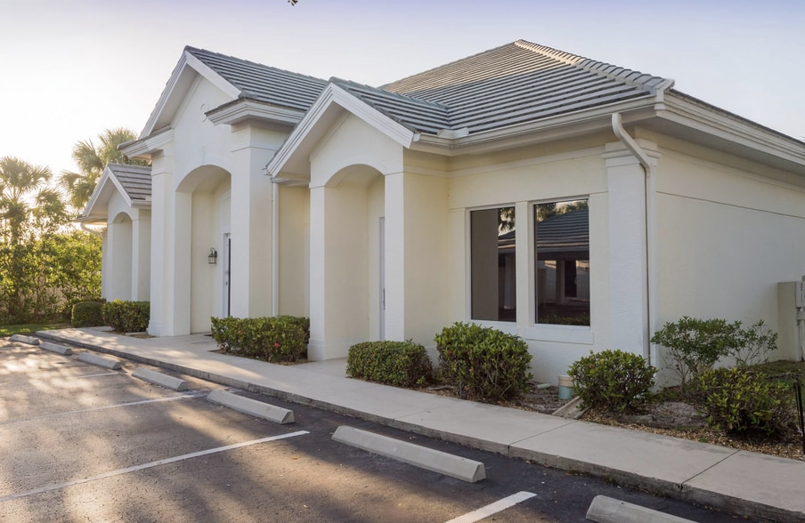 Primary Photo Of 3459 Pine Ridge Rd, Naples Office For Lease