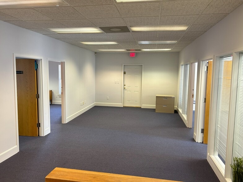 More Photos Of 2310 Peachford Rd, Atlanta Office For Lease