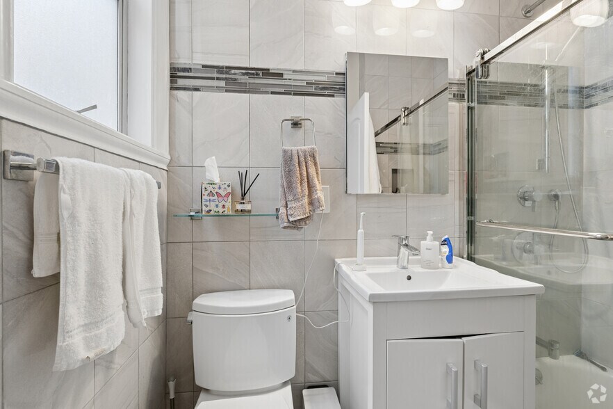 More Photos Of 3324 Broderick St, San Francisco Apartments For Sale