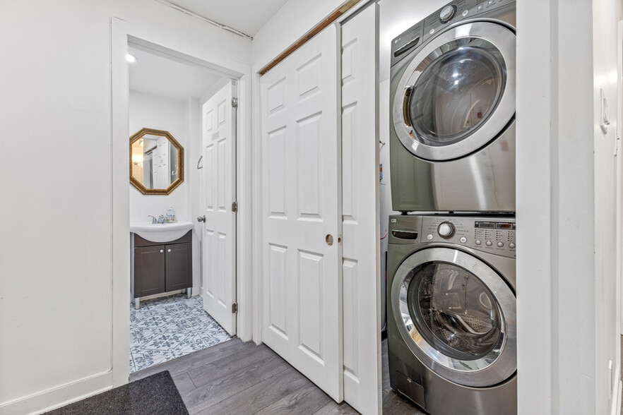 More Photos Of 1023 Rue Berri, Montréal Apartments For Sale