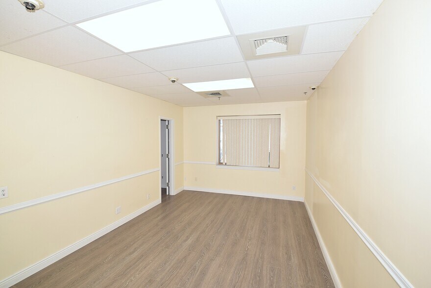 More Photos Of 350 National Blvd, Long Beach Storefront Retail Office For Lease