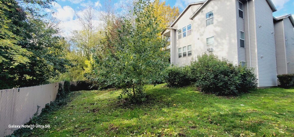 More Photos Of 8824-8828 SE Flavel St, Portland Apartments For Sale