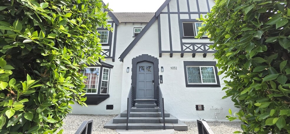 More Photos Of 1032 S Orange Dr, Los Angeles Apartments For Sale