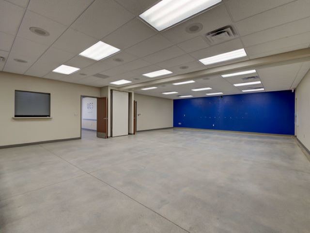 More Photos Of 2201 W South Ave, Ponca City Warehouse For Sale