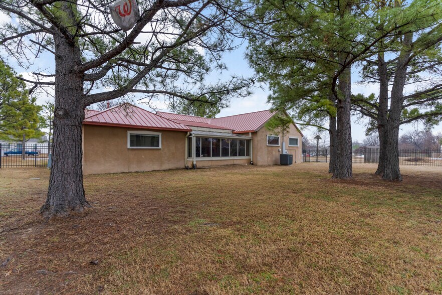 More Photos Of 3228 S Jamestown Ave, Tulsa Medical For Sale
