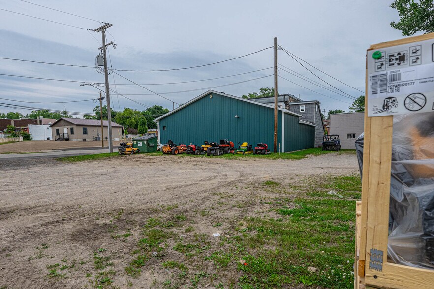 More Photos Of 300 S 2nd St, Lincoln General Retail For Sale