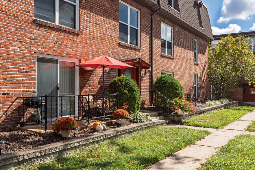 More Photos Of 11542-11556 Concord Village Ave, Saint Louis Apartments For Sale