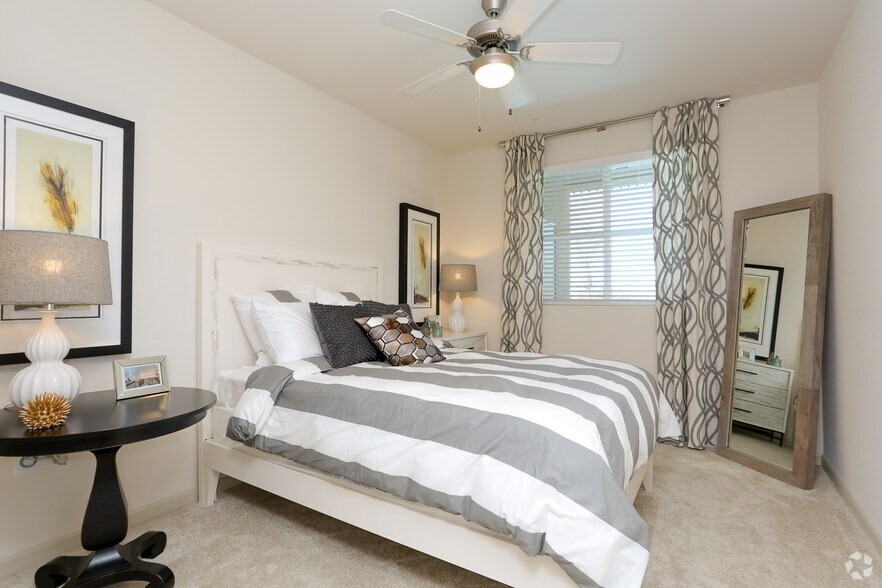 More Photos Of 9400 Corbin Ave, Northridge Apartments For Lease