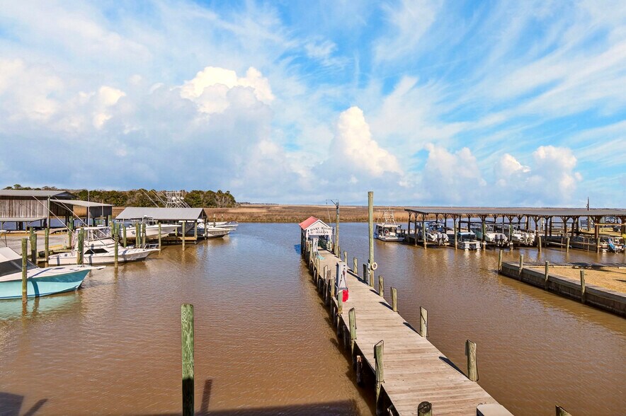 More Photos Of 3308 Mary Walker Dr, Gautier Marina For Sale