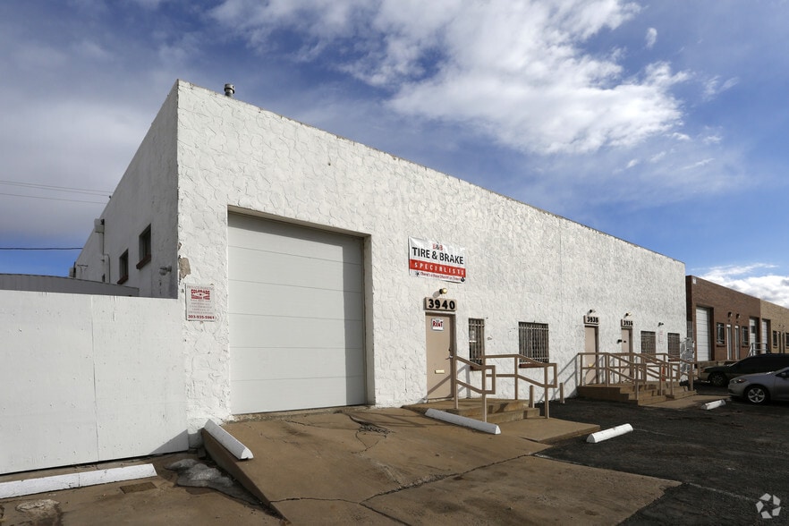 More Photos Of 3936-3940 Niagara St, Denver Light Distribution For Lease