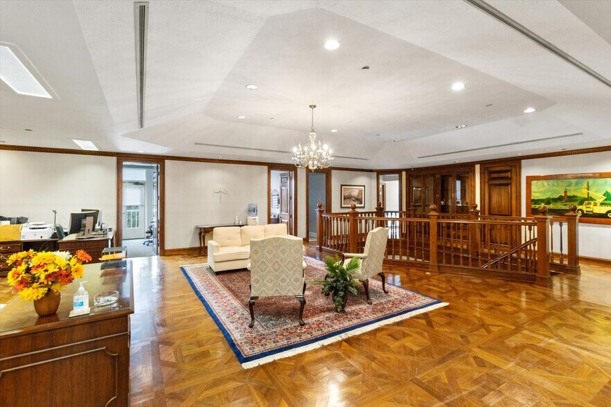 More Photos Of 268 S Suncoast Blvd, Crystal River Office For Sale