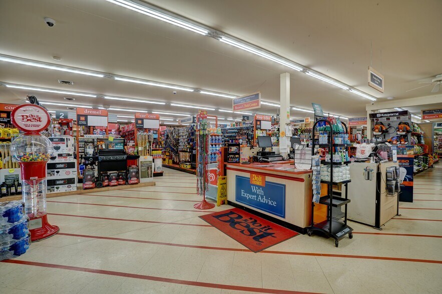 More Photos Of 7281 S State Rd, Goodrich Freestanding For Sale