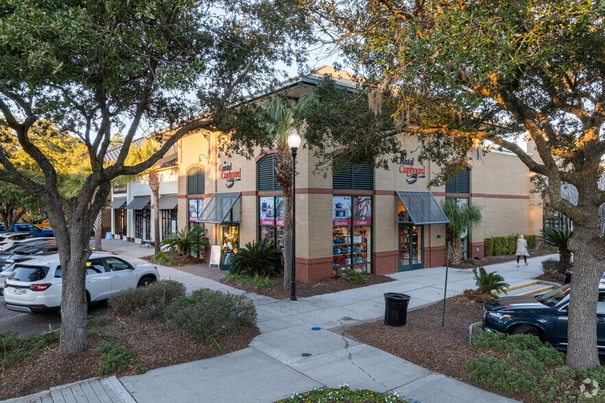 More Photos Of 600 Long Point Rd, Mount Pleasant Unknown For Lease