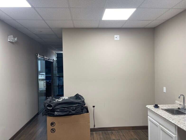 More Photos Of 22936 Kuykendahl Rd, Spring Unknown For Lease