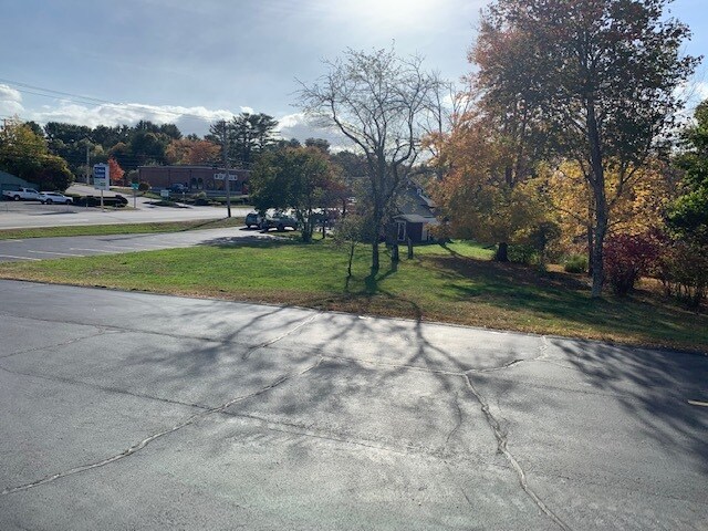 More Photos Of 1049 Tiogue Ave, Coventry Showroom For Lease