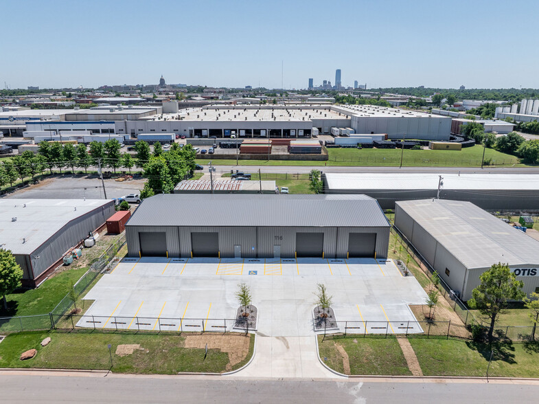 More Photos Of 116 NE 37th St, Oklahoma City Warehouse For Lease