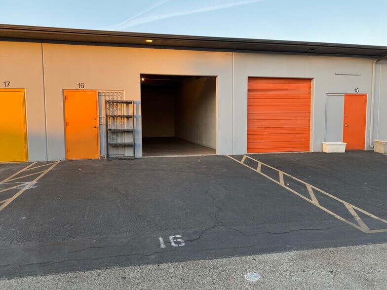 More Photos Of 5350 Strohm Ave, North Hollywood Manufacturing For Lease