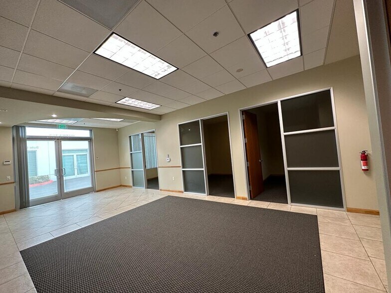 More Photos Of 9650 Research Dr, Irvine Office For Lease