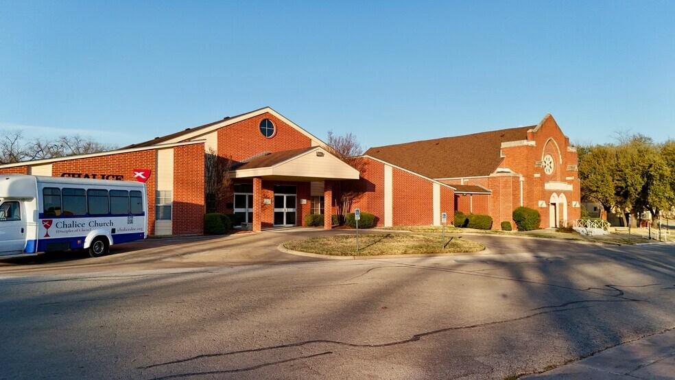More Photos Of 300 N 5th St, Temple Religious Facility For Sale