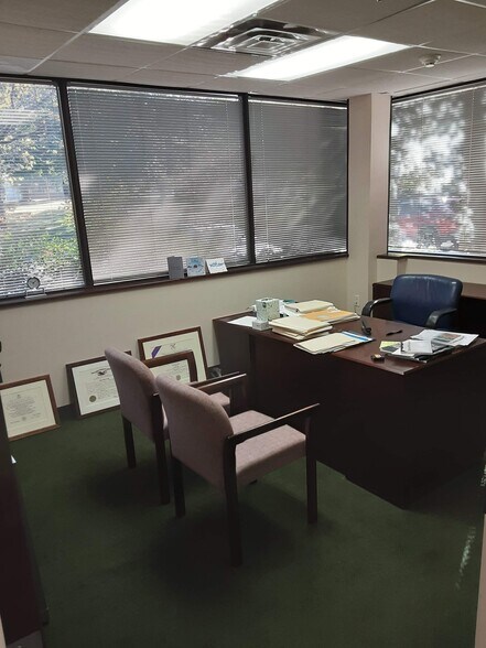 More Photos Of 200 Highpoint Dr, Chalfont Office For Sale