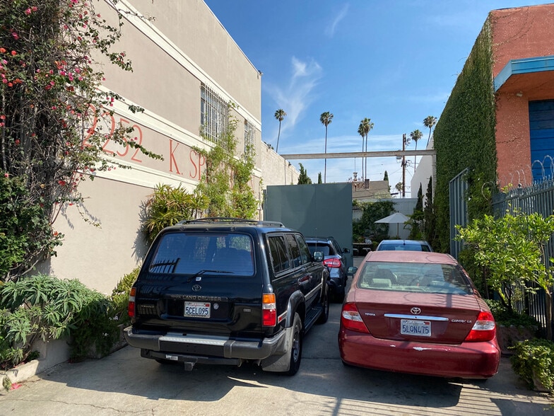 More Photos Of 2252 W Washington Blvd, Los Angeles Warehouse For Sale