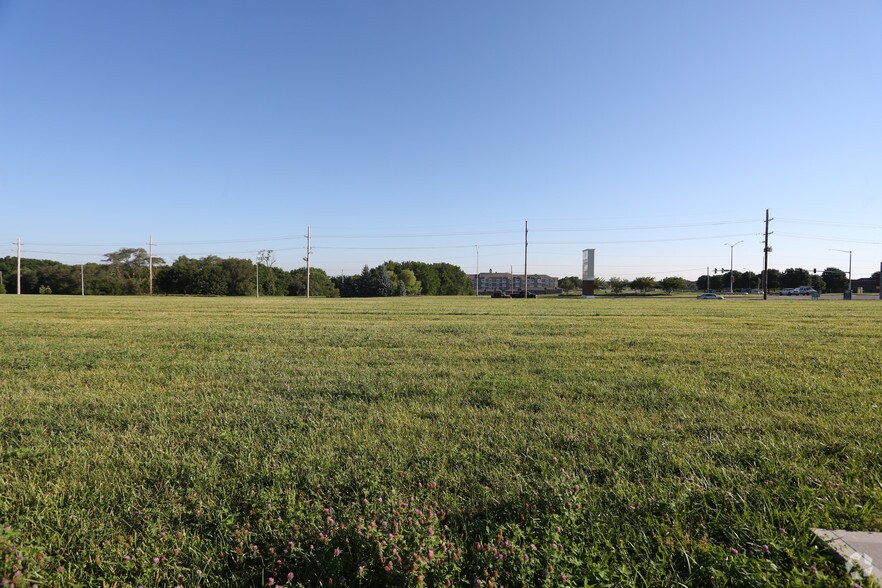 More Photos Of 135th and Greenwood St, Olathe Land For Lease