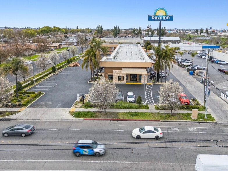 More Photos Of 1215 R St, Merced Hotel For Sale