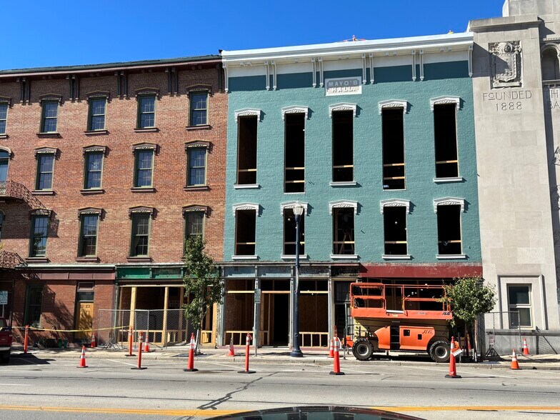 More Photos Of 12 S Market St, Troy Storefront Retail Office For Lease