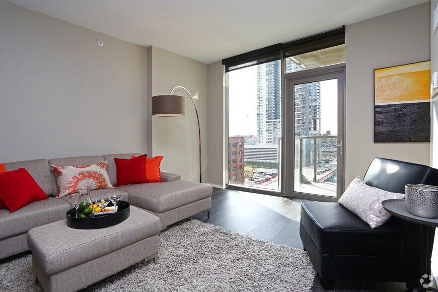 More Photos Of 123 N Desplaines St, Chicago Apartments For Lease