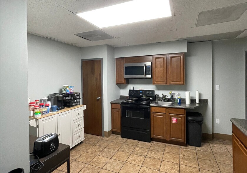 More Photos Of 911 S 8th St, Fernandina Beach Loft Creative Space For Sale