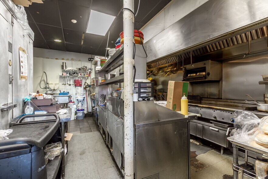 More Photos Of 20 Pleasant St, Canandaigua Office For Sale