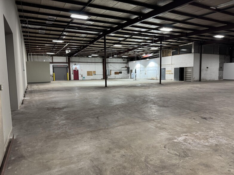 More Photos Of 205 Brick Kiln Rd, Winchester Warehouse For Sale