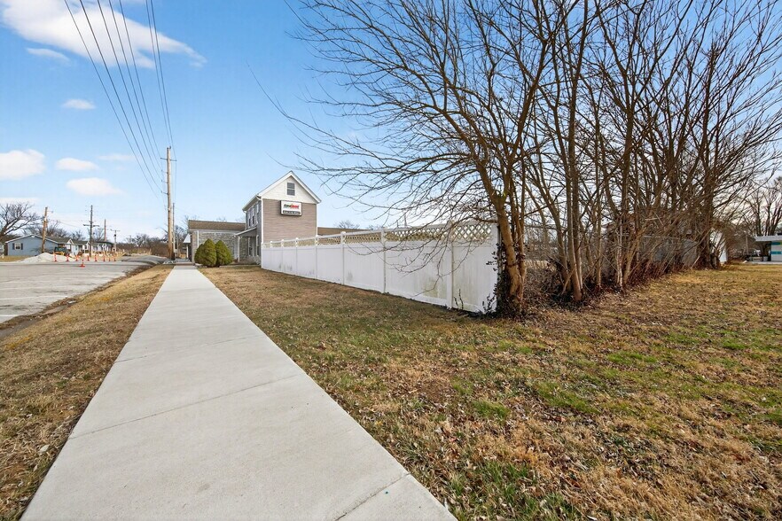 More Photos Of 114-116 E Orleans St, Pacific Office For Sale