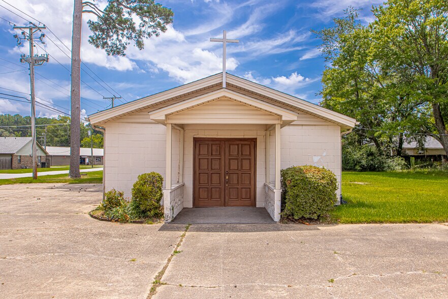 Primary Photo Of 201 SW 3rd St, Bryant Religious Facility For Sale