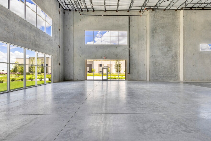 More Photos Of 1803 Titan Dr, Georgetown Warehouse For Lease