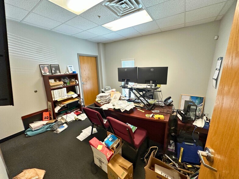 More Photos Of 2930 Maine Ave, Lakeland Distribution For Lease