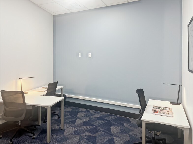 More Photos Of 1701 Park Center Dr, Orlando Coworking Space