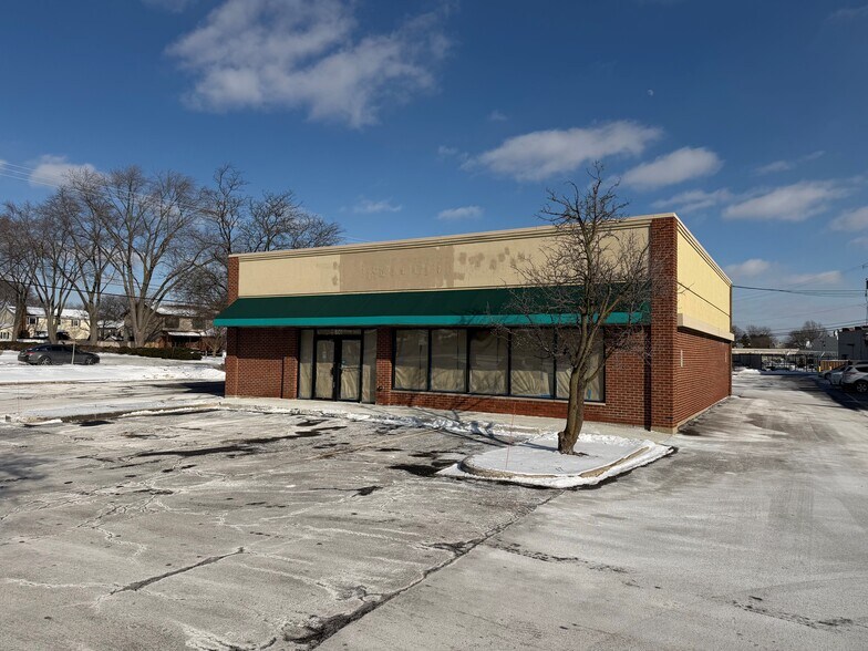 More Photos Of 837 S Westmore Ave, Lombard Unknown For Lease