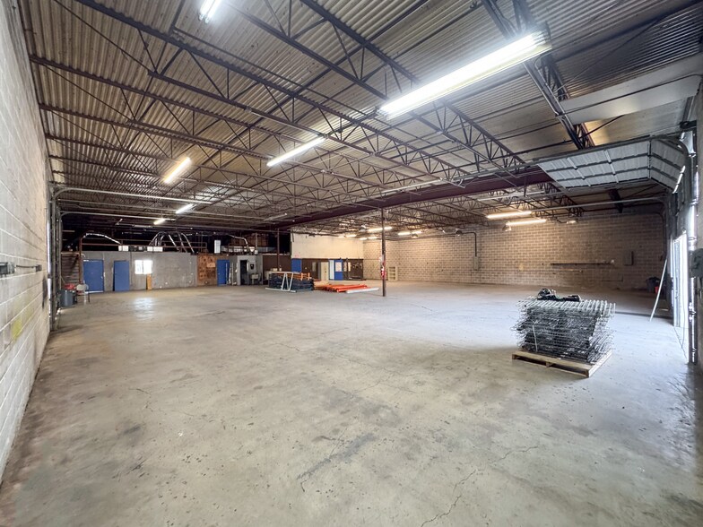 More Photos Of 7316 NE Loop 410, San Antonio Industrial For Lease