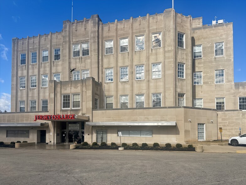 More Photos Of 610 Old York Rd, Jenkintown Coworking Space